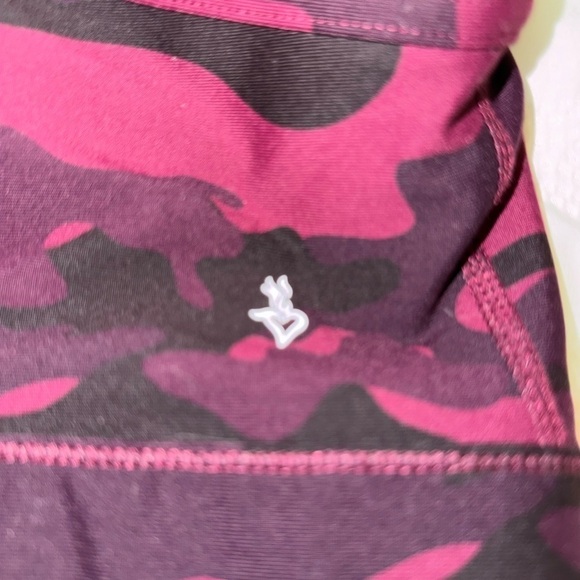 Torrid Burgundy Camo Sports Bra Sz 0/L - Picture 2 of 5